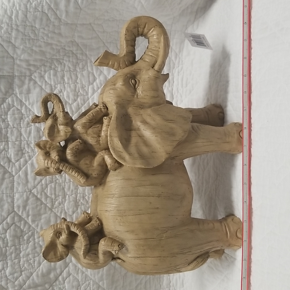New Family of elephants decor